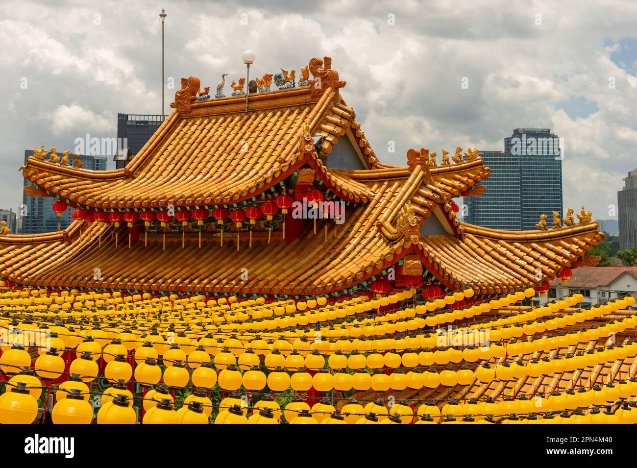La ligne d'horizon de Kuala Lumpur prise du Temple chinois Thean Hou par une journée ensoleillée, Kuala Lumpur, Malaisie Banque D'Images