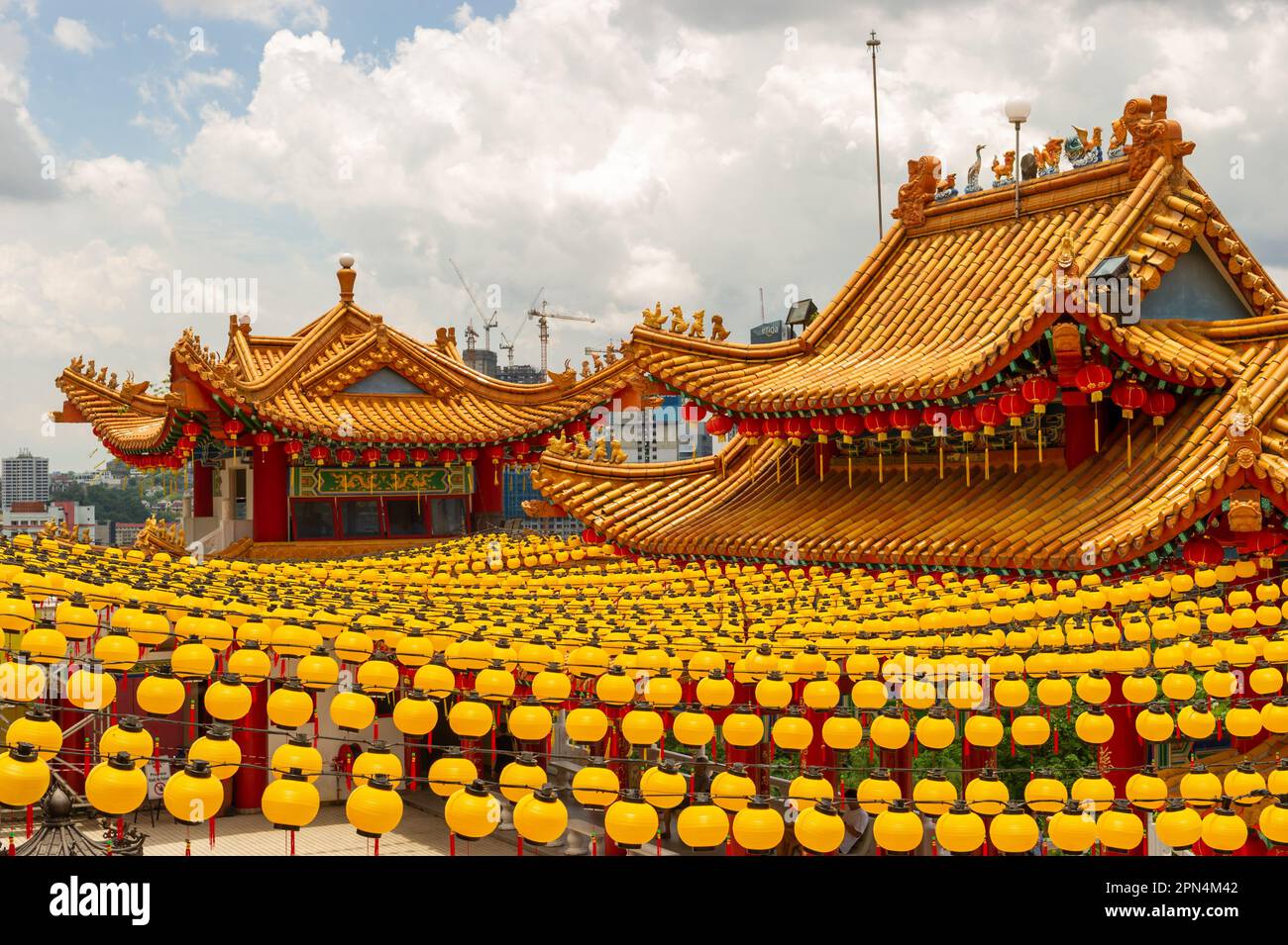 La ligne d'horizon de Kuala Lumpur prise du Temple chinois Thean Hou par une journée ensoleillée, Kuala Lumpur, Malaisie Banque D'Images