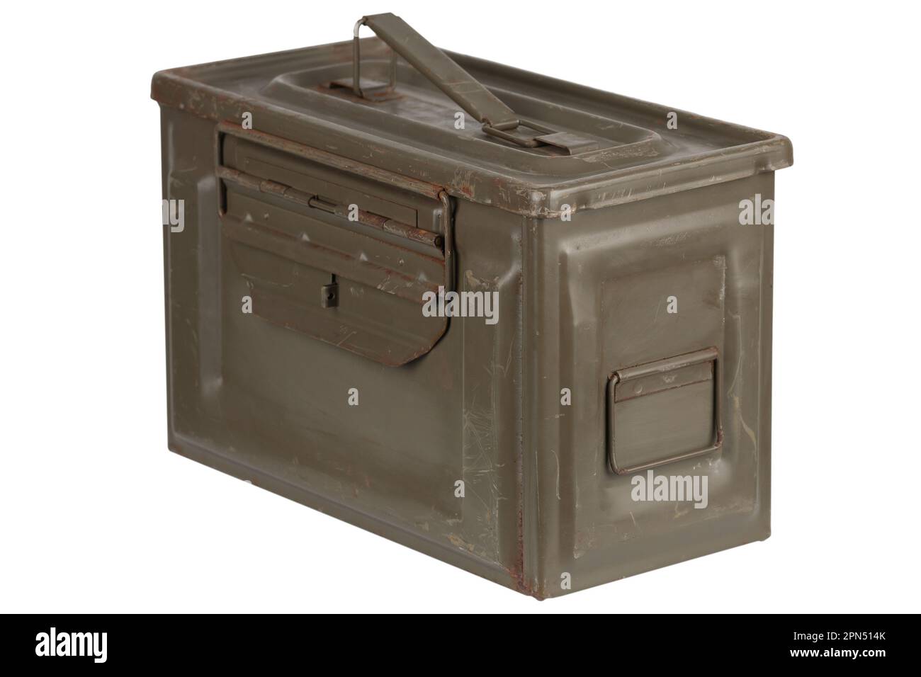 BOÎTE ammo .50 cal MÉTAL vert ARMÉE US isolée sur blanc. Banque D'Images
