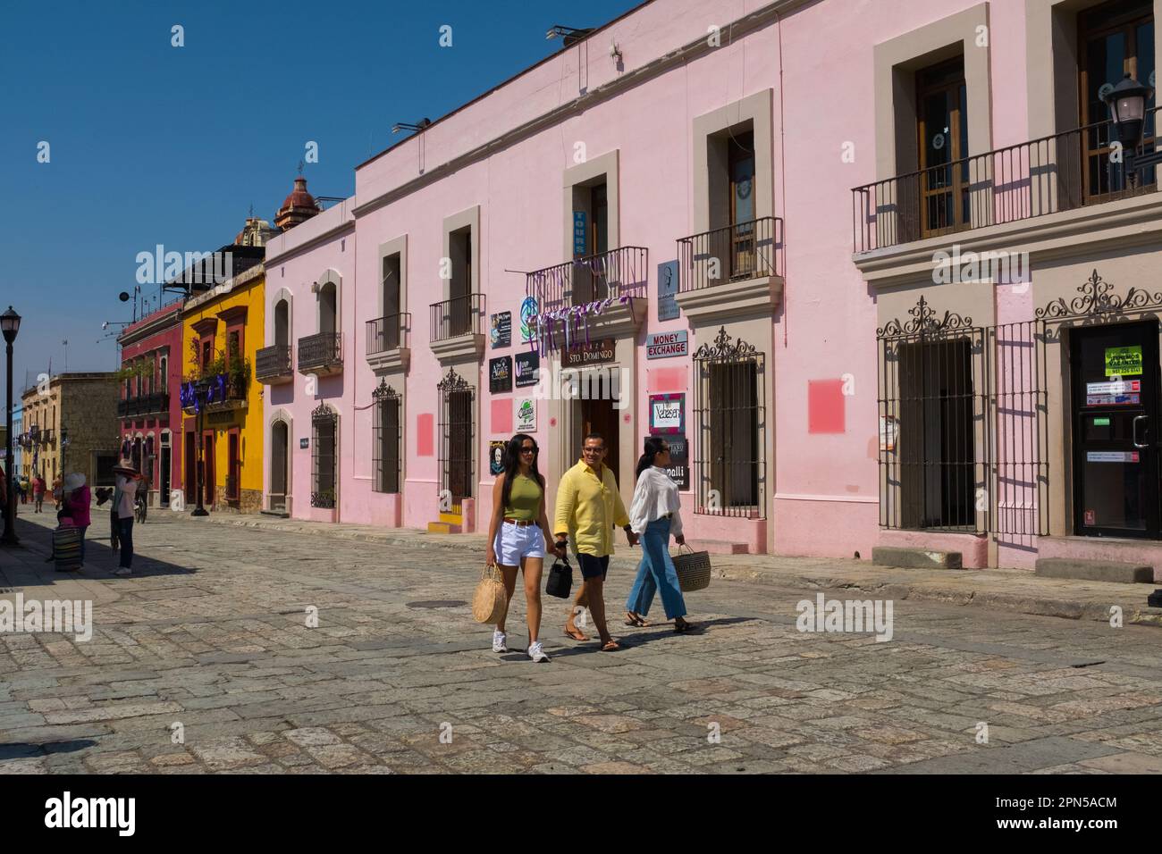 La célèbre Macédoine rue piétonne Alcala, centre historique de la ville d'Oaxaca, Mexique Banque D'Images