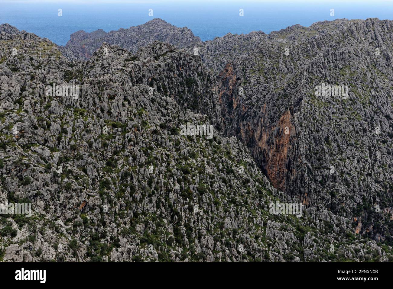 Vue de Cova des Mirador de s'Entremforc, montagnes Tramuntana, Majorque, Baleatic (îles Baleatic), Espagne Banque D'Images