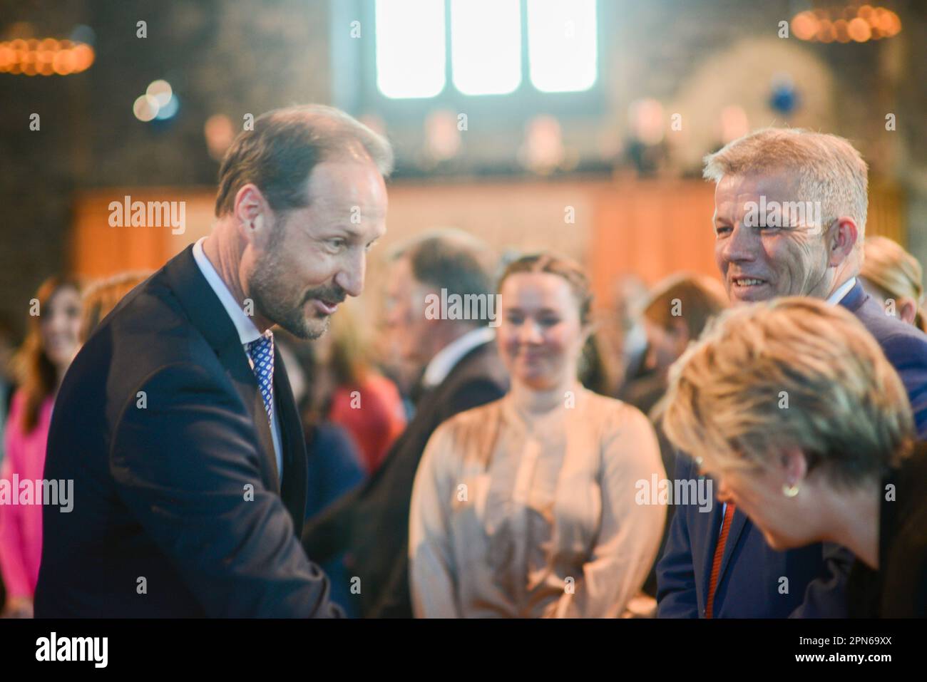 Oslo 20230417.le prince héritier Haakon et le ministre des Pêches et des Océans Bjoernar Skjaeran (Parti travailliste) assistent à l'ouverture de la conférence les effets du changement climatique sur l'océan dans le monde. La conférence est organisée par le Gouvernement et l'Institut de recherche marine. Photo: Terje Pedersen / NTB Banque D'Images