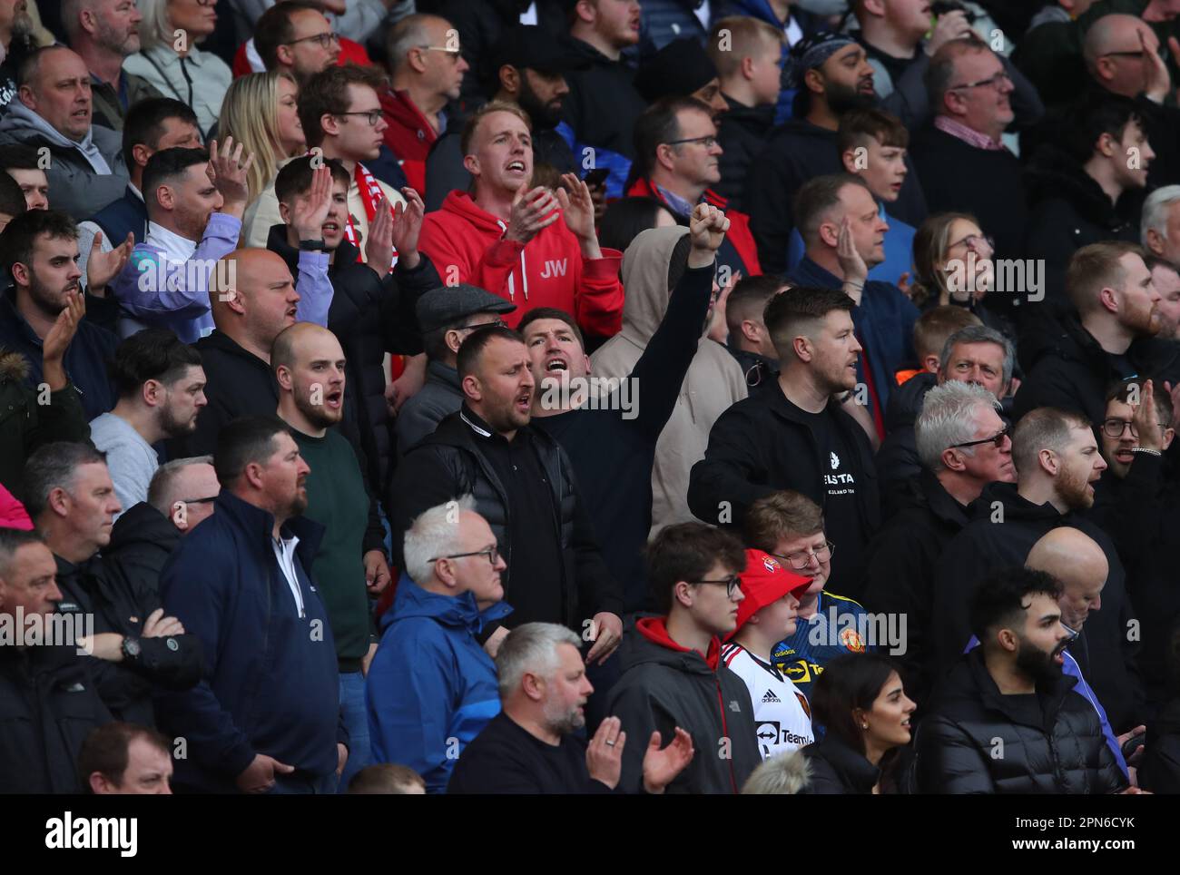 Nottingham, Royaume-Uni. 16th avril 2023. Vue générale des fans de football pendant le match de la Premier League au City Ground, Nottingham. Le crédit photo doit être lu: Simon Bellis/Sportimage crédit: Sportimage/Alay Live News Banque D'Images