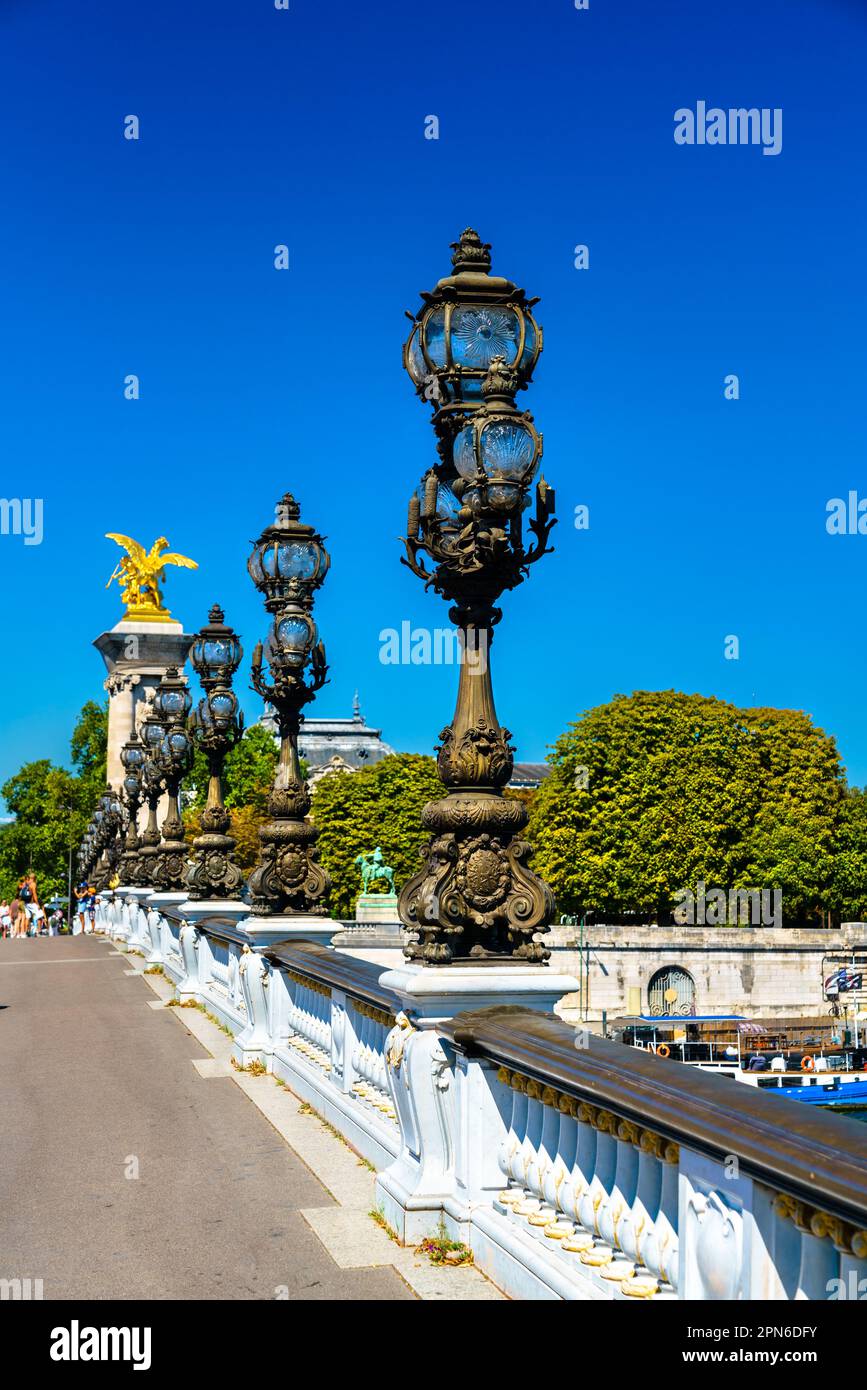 Pont Alexandre III sur la Seine à Paris, France Banque D'Images