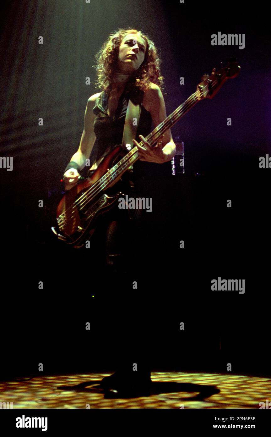 Milan Italie 29/09/2008: Melissa Auf der Maur bassiste des Pumpkins Smashing lors du concert au Palavobis Banque D'Images
