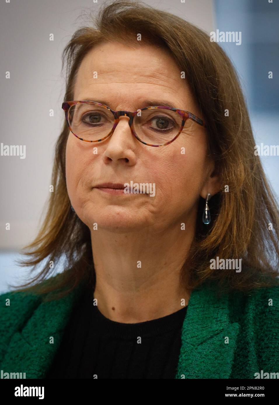 Paris, France. 17th avril 2023. La défenseuse des droits, Claire Hedon a présenté le rapport annuel 2022 de son institution, à Paris, en France, sur 17 avril 2023. Photo de Vernier/JBV NEWS/ABACAPRESS.COM crédit: Abaca Press/Alay Live News Banque D'Images
