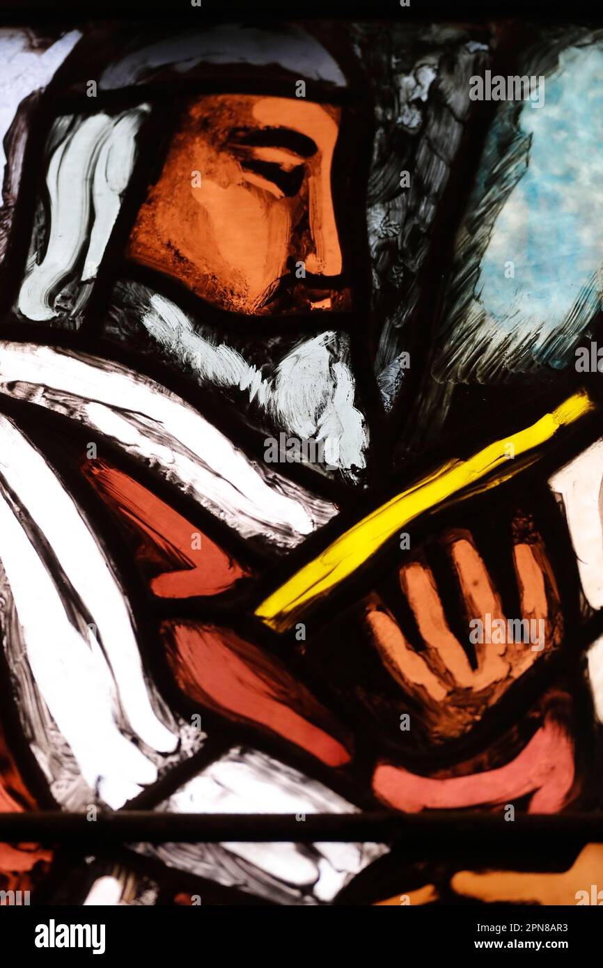 Église Saint-Joseph. Vitrail. La Transfiguration de Jésus. Détail avec Elijah. Genève. Suisse. Banque D'Images