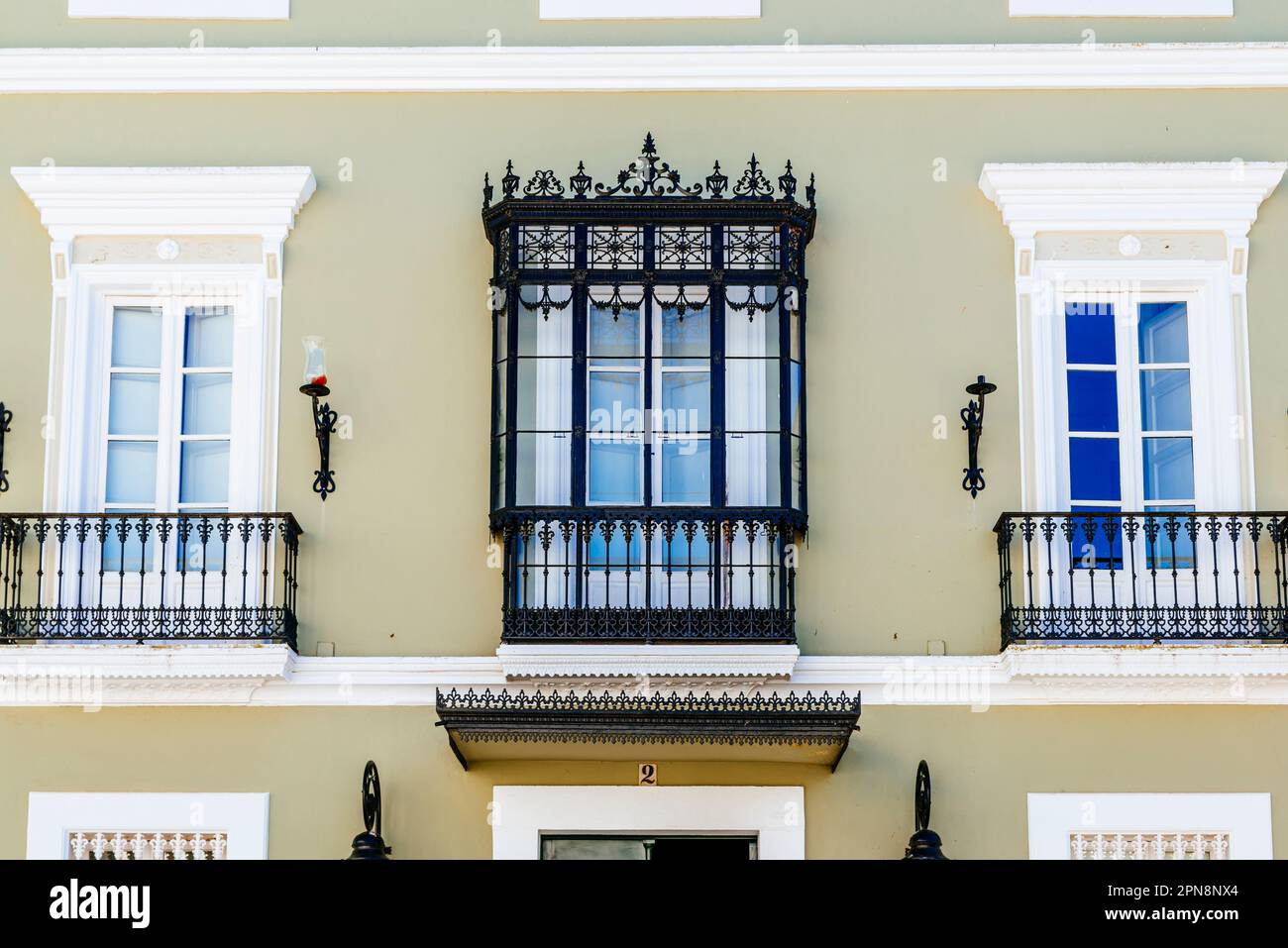 Détail de la façade de la Casa Palacio Conde de la Corte est un ancien palais du milieu du siècle 19th qui était la résidence du VI Comte de la Co Banque D'Images Détail de la façade de la Casa Palacio Conde de la Corte est un ancien palais du milieu du siècle 19th qui était la résidence du VI Comte de la Co Banque D'Images