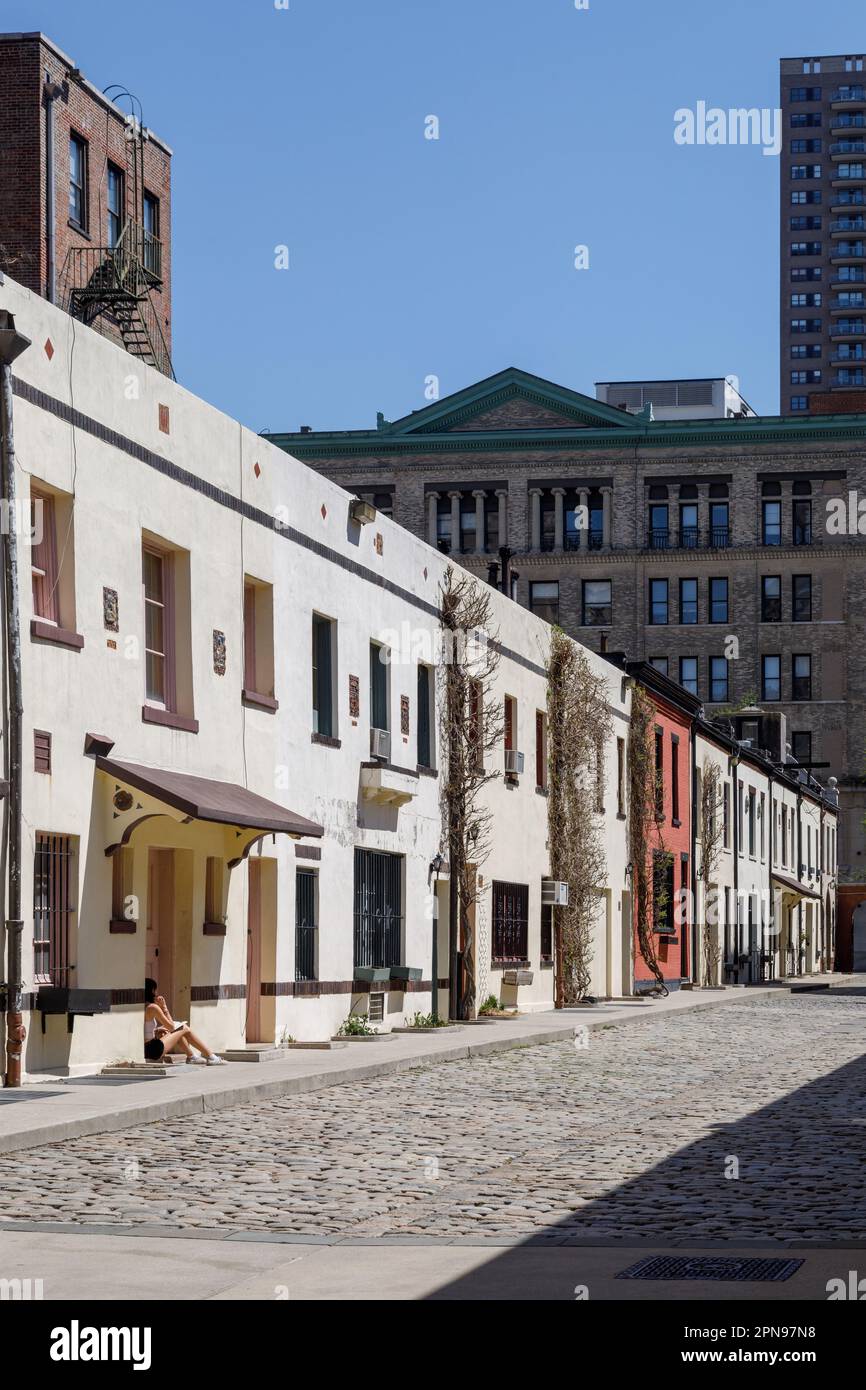 Washington Mews, rue pavée historique près de Washington Square, Greenwich Village, New York City Banque D'Images