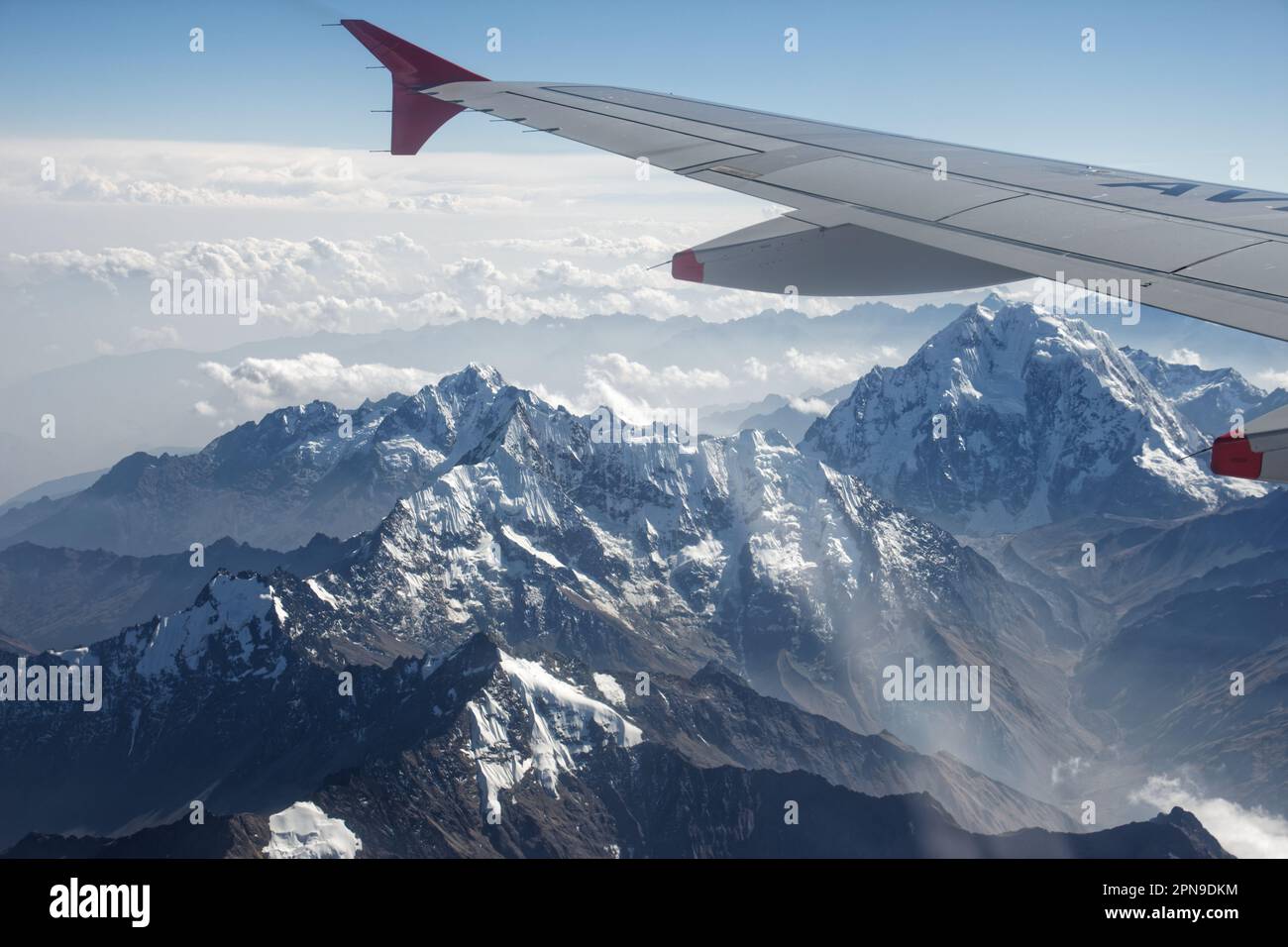 Les sommets enneigés des Andes près de Cusco, Pérou Banque D'Images