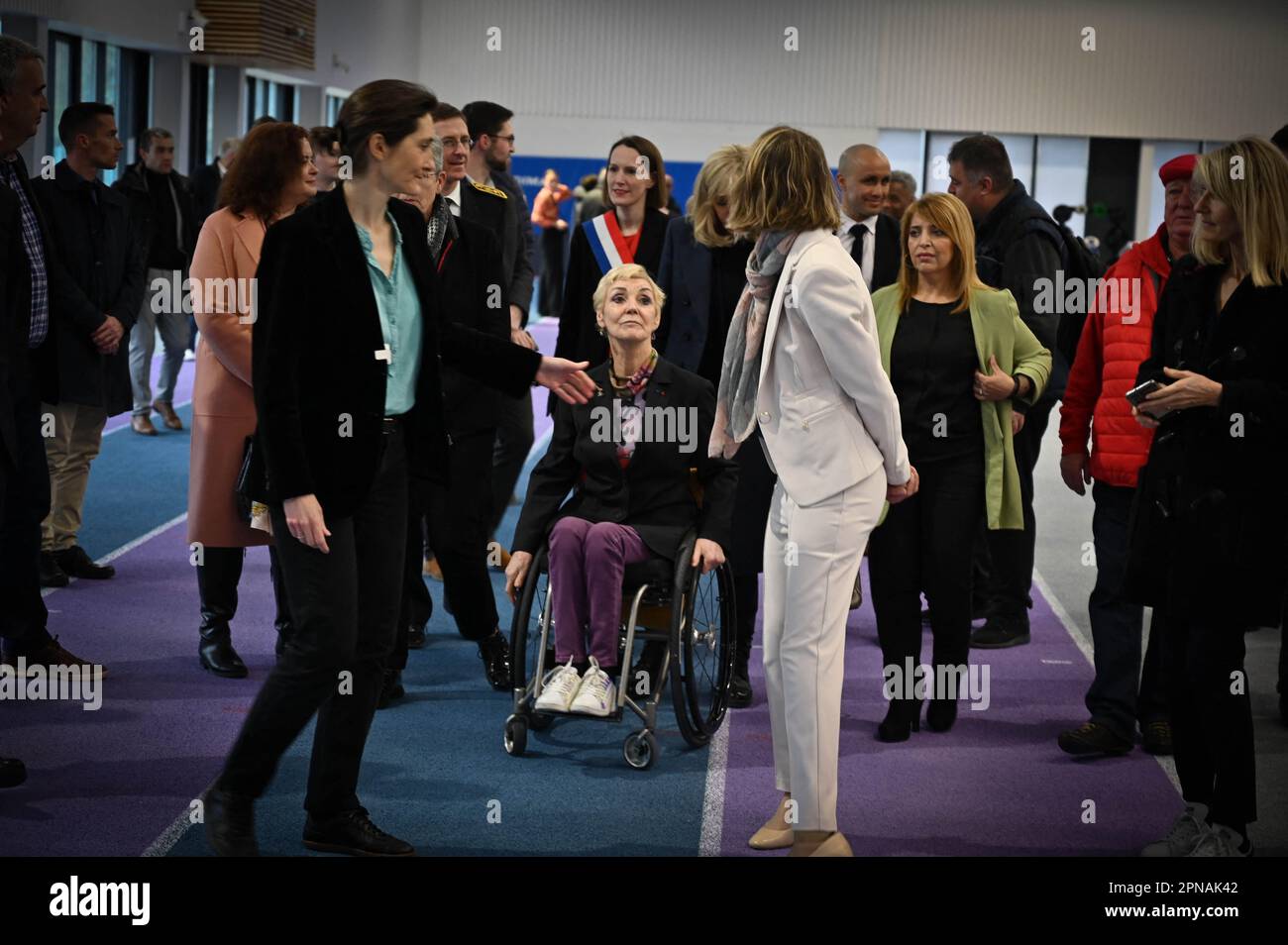 Cergy Pontoise, France. 17th avril 2023. Murielle Vandecappelle, tireur, lors d'une visite au club d'athlétisme Cergy-Pontoise Val d'Oise à l'occasion de l'anniversaire D-500 de l'ouverture des Jeux paralympiques de Paris 2024 pour promouvoir les avantages du sport pour les personnes handicapées et l'importance des clubs adoptant une approche inclusive sur 17 avril 2023. Photo de Tomas Stevens/ABACAPRESS.COM crédit: Abaca Press/Alay Live News Banque D'Images