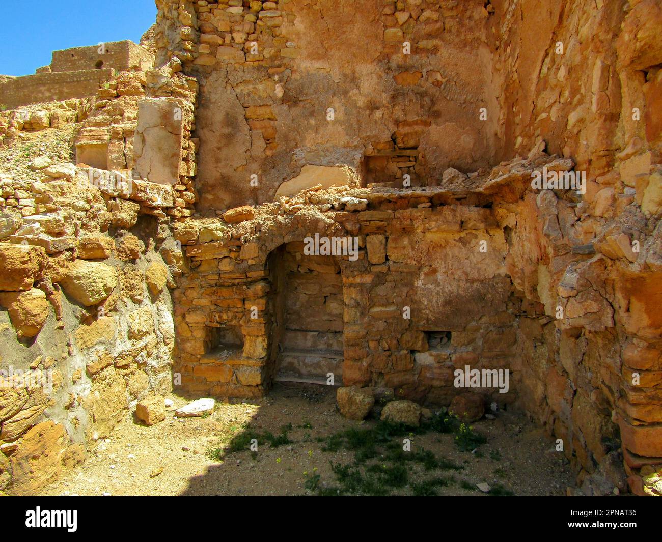 Découverte de Beni Khedache, une ville du sud de la Tunisie entre Djebel Dahar et Grand Erg Oriental Banque D'Images