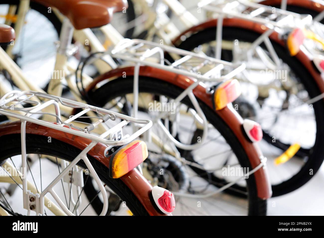 Parking de vélos dans l'hôtel de plage. Détails. Phu Quoc. Vietnam. Banque D'Images