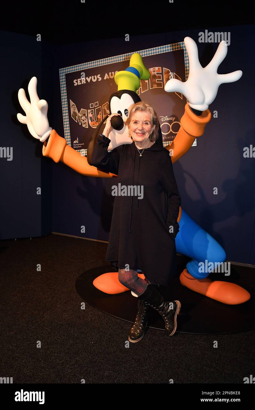 Jutta Speidel lors du Premier ministre européen de 'isney100 : l'exposition“ à Olympiahalle sur 17 avril 2023 à Munich, Allemagne Banque D'Images