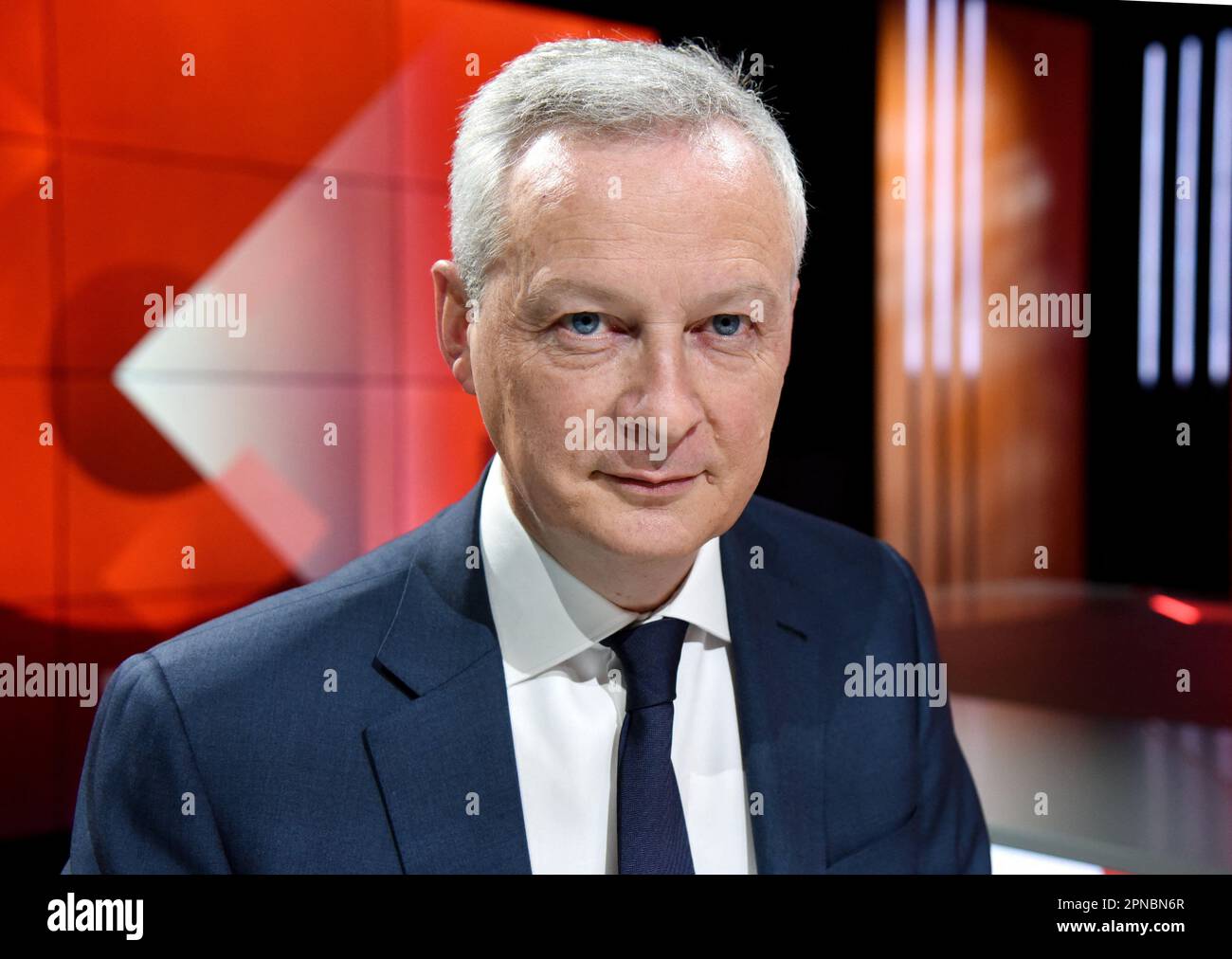 Bruno le Maire est interviewé par Apolline de Malherbe sur CMR/BFMTV à