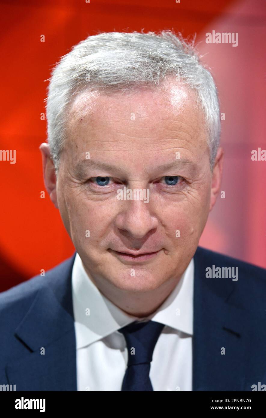 Bruno le Maire est interviewé par Apolline de Malherbe sur CMR/BFMTV à