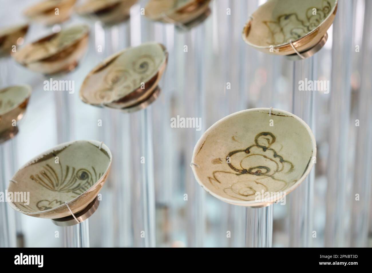 Musée asiatique des Civlisations. Exposition de céramique récupérée d'un naufrage de la dynastie Tang près de l'île de Belitung, au large de Sumatra en 1998. Singapour. Banque D'Images