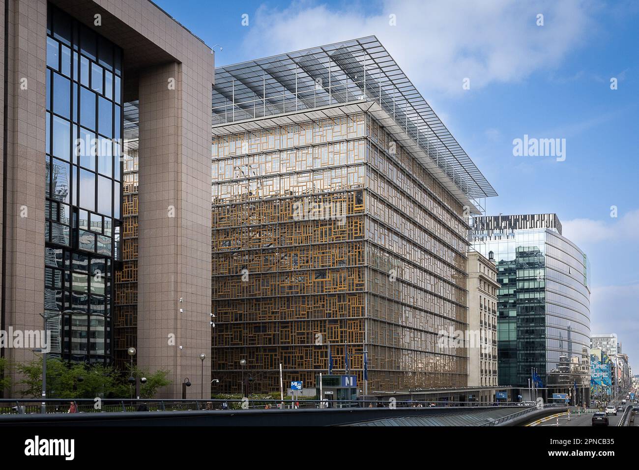 Bruxelles, Belgique. 18th avril 2023. L'illustration montre le bâtiment Justus Lipsius, situé à Bruxelles, en Belgique, qui a été le siège du Conseil de l'Union européenne à partir de 1995, Et est devenu le siège du Conseil européen de 2002, jusqu'à leur déménagement dans le nouveau bâtiment Europa adjacent au début de 2017, le mardi 18 avril 2023. BELGA PHOTO JAMES ARTHUR GEKIERE crédit: Belga News Agency/Alay Live News Banque D'Images