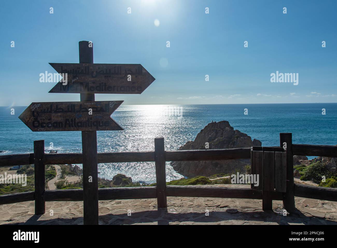 Tanger, Maroc - 2022: Réserve du Cap Spartel près de Tanger, avec un phare très célèbre Banque D'Images