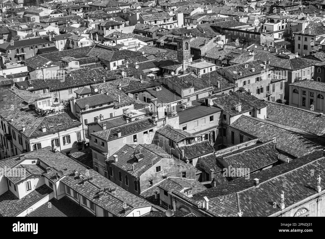 Panorama de la belle ville italienne de Vérone depuis Torre dei Lamberti Banque D'Images