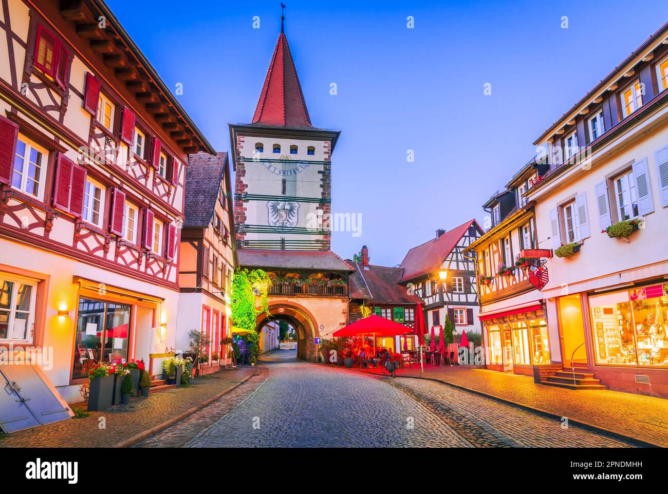 Gengenbach est une ville pittoresque de la région de la Forêt-Noire en Allemagne, connue pour ses bâtiments historiques bien conservés et ses charmants pavés Banque D'Images