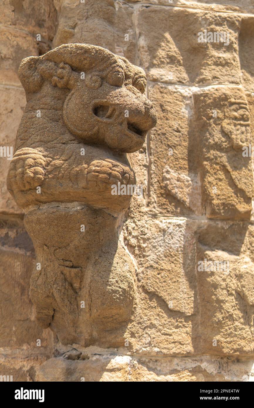 Sculpture de lion légendaire dans le temple de Kaikunda Perumal de l'ère Pallava à Kanchipuram. Banque D'Images