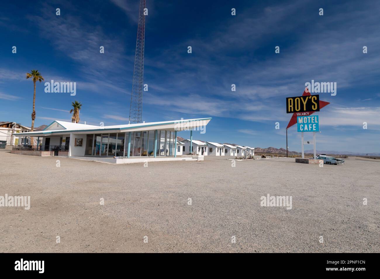 Amboy CA USA Fév 18 2023: Roy's Motel and Cafe Roadside attraction sur la route 66 Banque D'Images