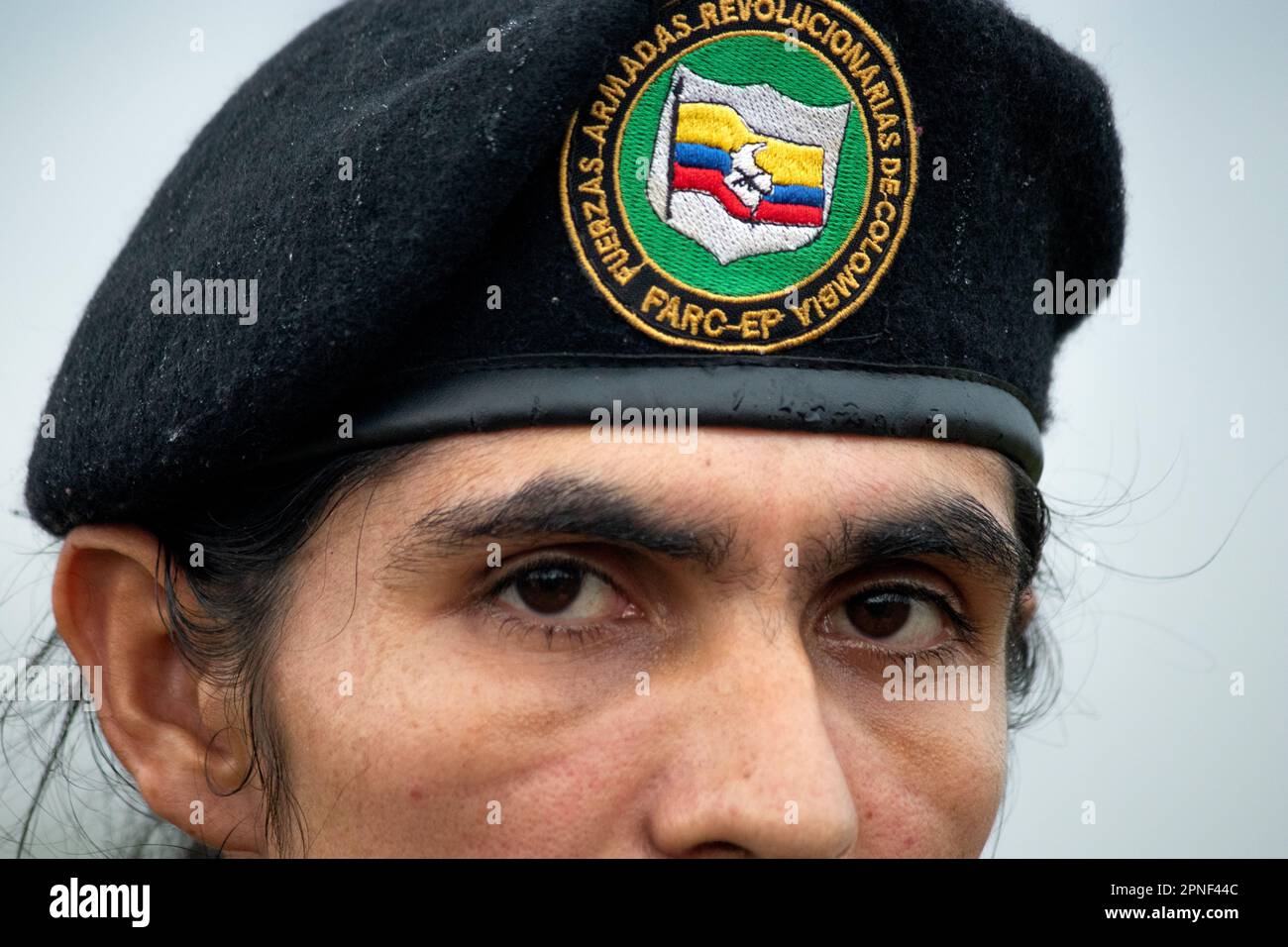 Carlos Eduardo Garcia alias Andrey pose un portrait comme l'un des porte-parole nommés par alias Ivan Mordisco lors de l'annonce de l'état-major général central des FARC (CEM) pour commencer des pourparlers de paix avec le gouvernement colombien lors d'une assemblée à San Vicente del Caguan, Colombie, 16 avril 2023. Photo: Sebastian Marmolejo/long Visual Press Banque D'Images