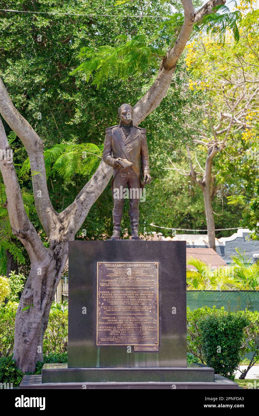 Little Haiti Miami, FL, Etats-Unis - 18 avril 2023: Statue de Toussaint Louverture à Little Haiti Miami Banque D'Images