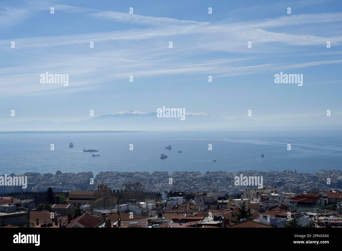 Depuis la forteresse Heptapyrgion, le Mont Olympe, la mer, Eptapyrgio, Thessalonique, Grèce Banque D'Images