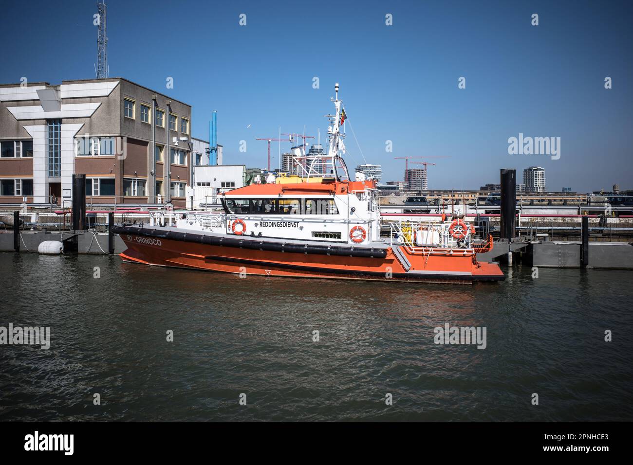 FORCES DE L'ORDRE ET NAVIRES DE RECHERCHE ET SAUVETAGE DANS LE PORT D'OSTENDE BELGIQUE MAI 2022 - MIGRANTS CHANNEL NAVIRE DE SÉCURITÉ © PHOTOGRAPHIE : FRÉDÉRIC BEAUMONT Banque D'Images