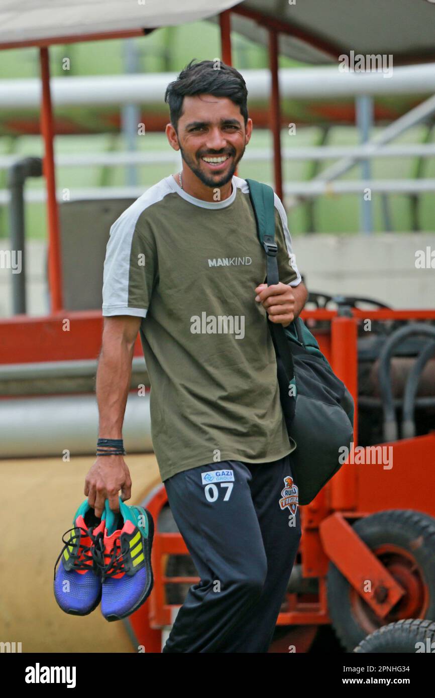 Dhaka Premier Division Cricket League 2022-23 deuxième tour de match entre le Prime Bank Cricket Club et le Agrani Bank Cricket Club au Sher-e-Bangla Nationa Banque D'Images