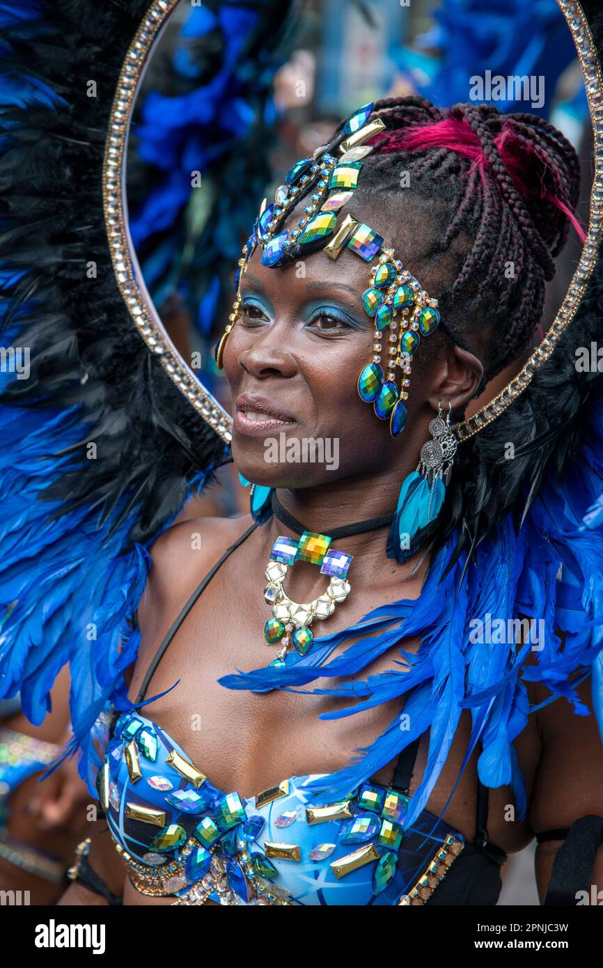 Rue Performer, Carnaval de Notting Hill, août 2022 Banque D'Images