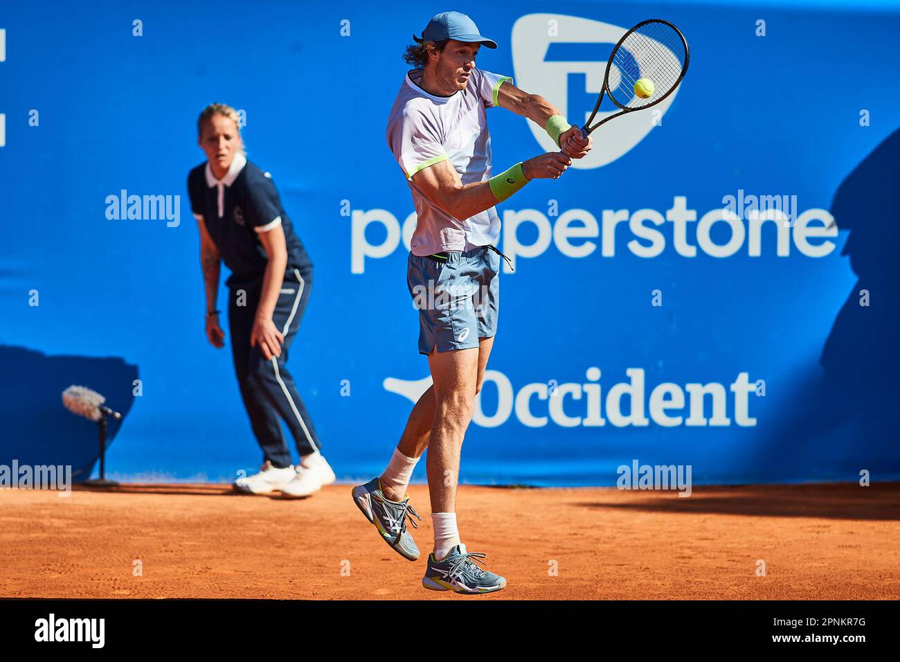 BARCELONE, ESPAGNE - AVRIL 19: .Nicolas Jarry du Chili pendant l'Open de Barcelone Banc Sabadell 70 Trofeo Conde Godo jeu contre Nicolas Jarry et Karen Jachanov au Real Club de Tenis Barcelone sur 19 avril 2023 à Barcelone, Espagne Banque D'Images