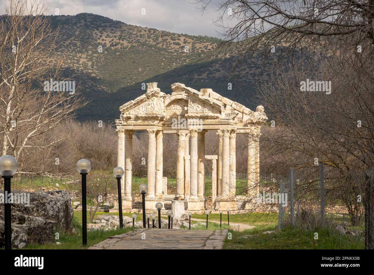 Aphrodisias, en Turquie, est un site archéologique magnifique et bien conservé qui abrite une impressionnante collection de bâtiments et d'œuvres d'art anciens. Visi Banque D'Images