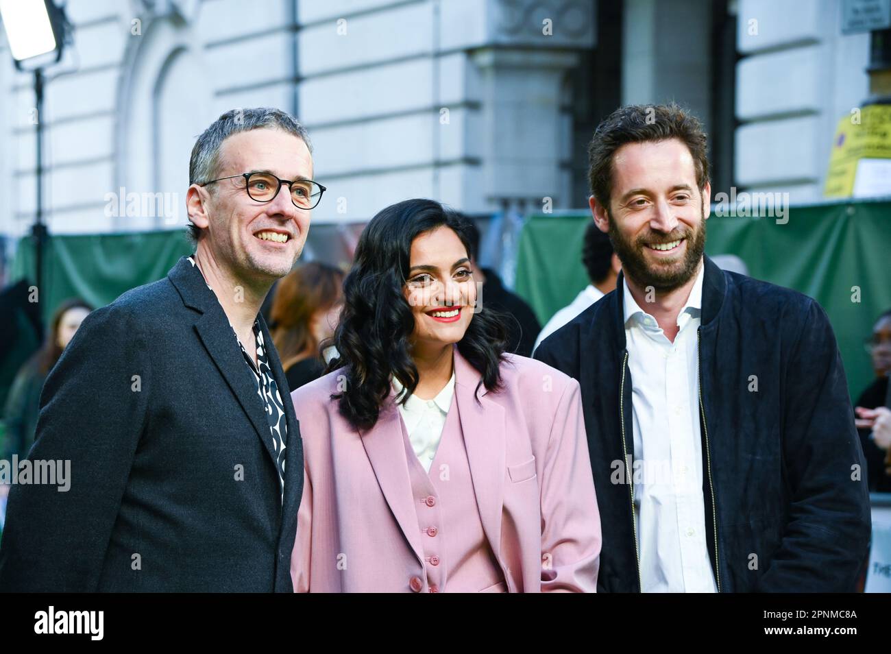 John Pocock, Nisha Aaliya, Olivier Kaempfer arrive au screening spécial de la société polie, Curzon Mayfair, Londres, Royaume-Uni. Photo prise le 19th avril 2023. Crédit : voir Li/Picture Capital/Alamy Live News Banque D'Images