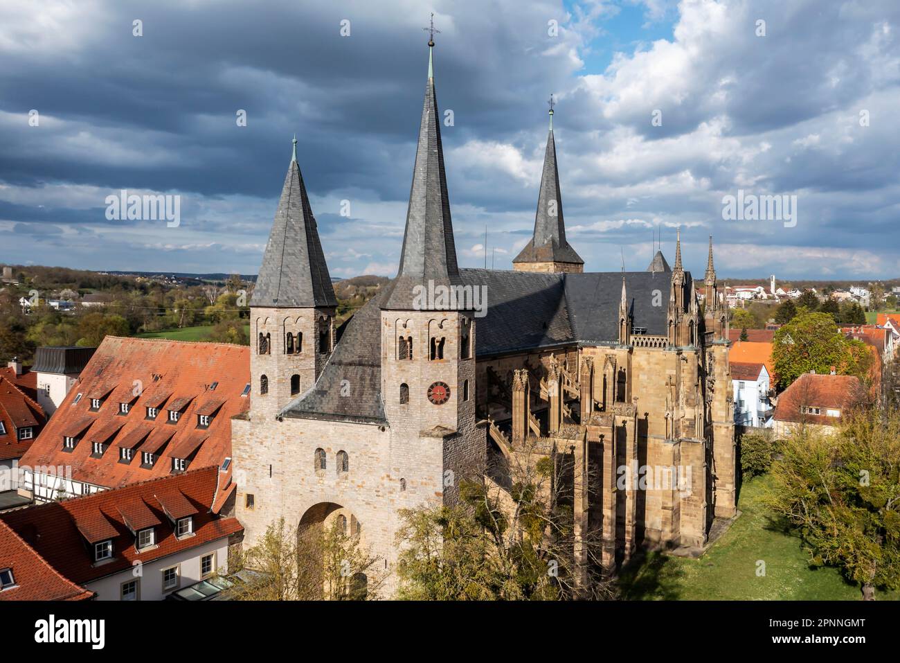 St. Peter's Collegiate Church, l'un des plus importants bâtiments gothiques d'Allemagne, vue extérieure, photo de drone, Bad Wimpfen Banque D'Images