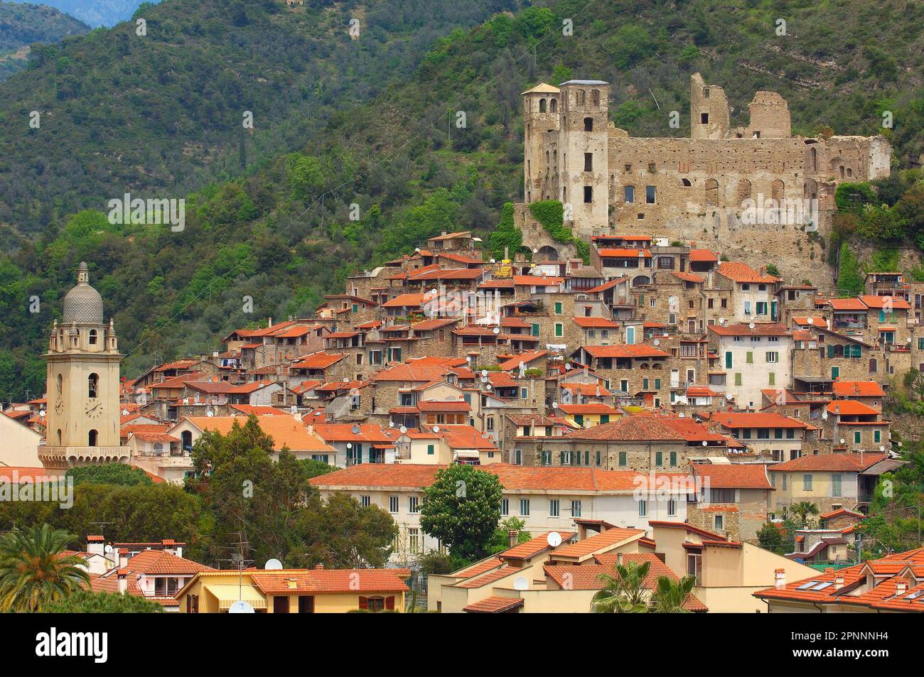 Dolceacqua, Ligurie, Riviera italienne, province d'Imperia, Italie Banque D'Images