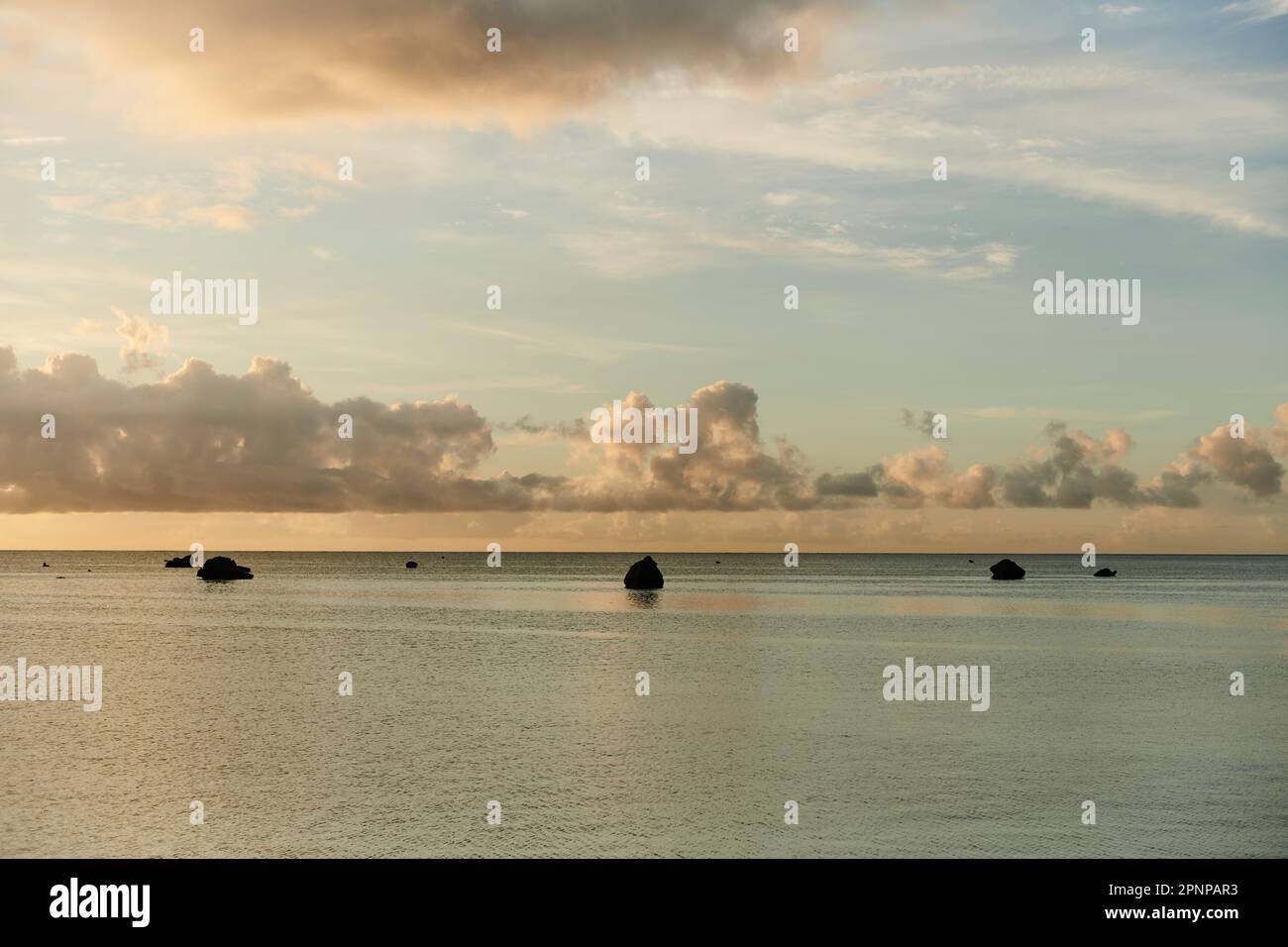 Rochers dans la mer Banque D'Images