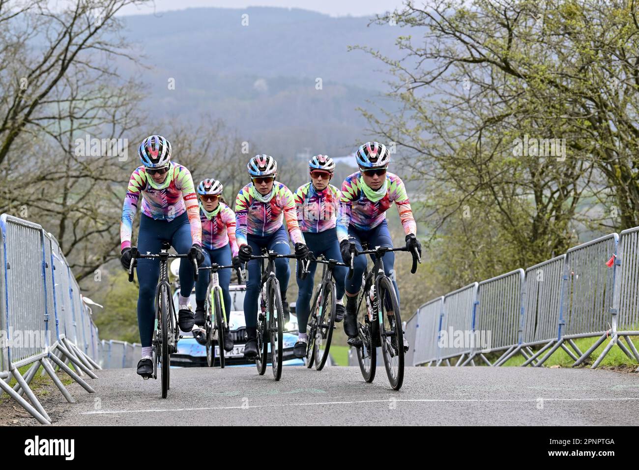 Remouchamps, Belgique. 20th avril 2023. Canyon-SRAM pilotes photographiés lors d'une session d'entraînement et de reconnaissance, devant la course cycliste d'une journée à Liège-Bastogne-Liège, sur la Côte de la Redoute, à Remouchamps, Aywaille, jeudi 20 avril 2023. BELGA PHOTO DIRK WAEM crédit: Belga News Agency/Alay Live News Banque D'Images