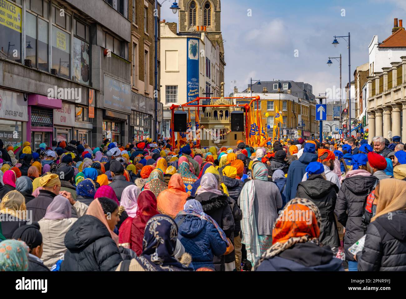 Vaisakhi défilé dans les rues de Gravesend Kent Banque D'Images
