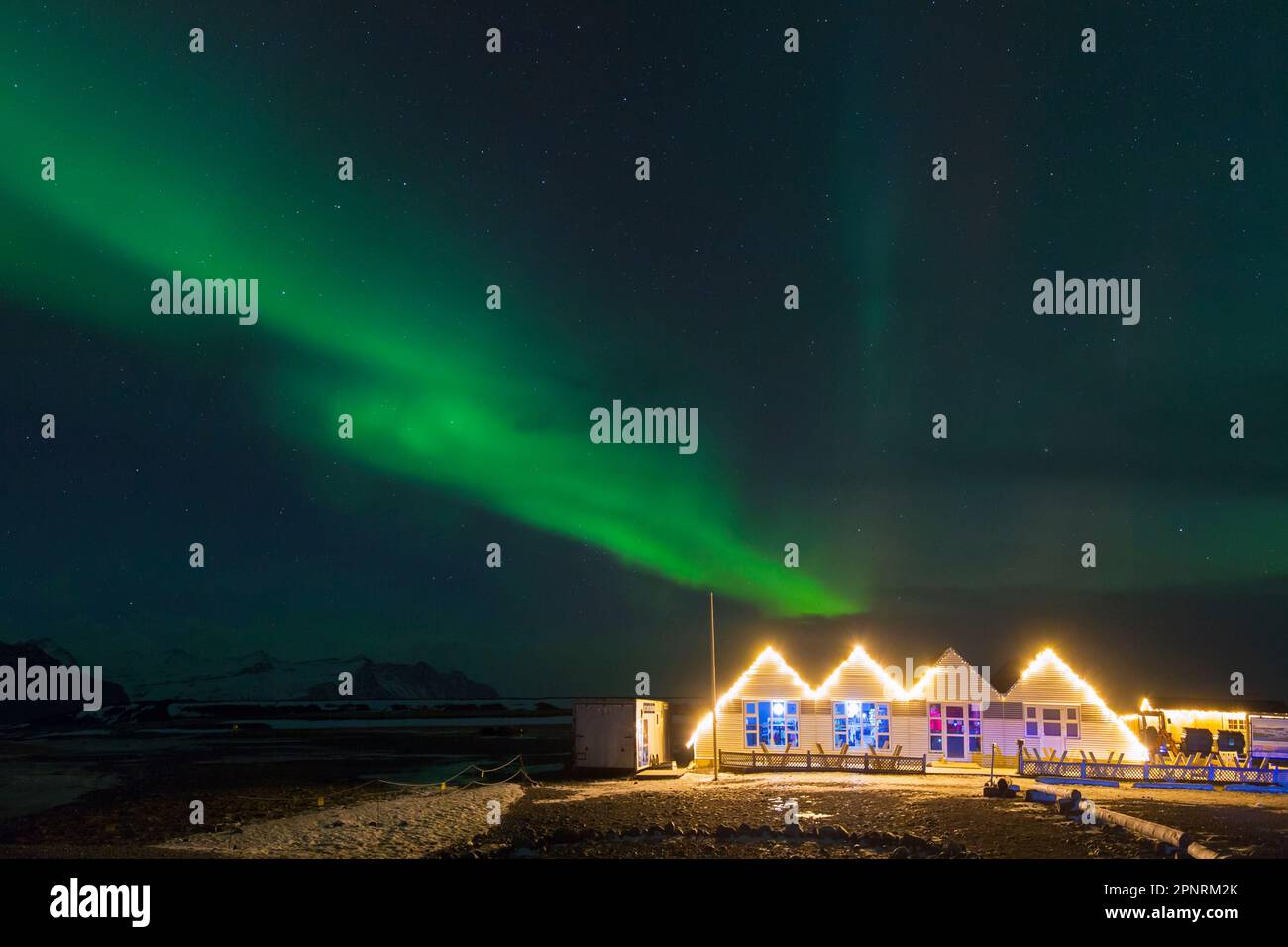 Aurores boréales / aurores boréales, phénomène météorologique montrant une lumière naturelle sur Hornafjörður en hiver, région de l'est / Austurland, Islande Banque D'Images