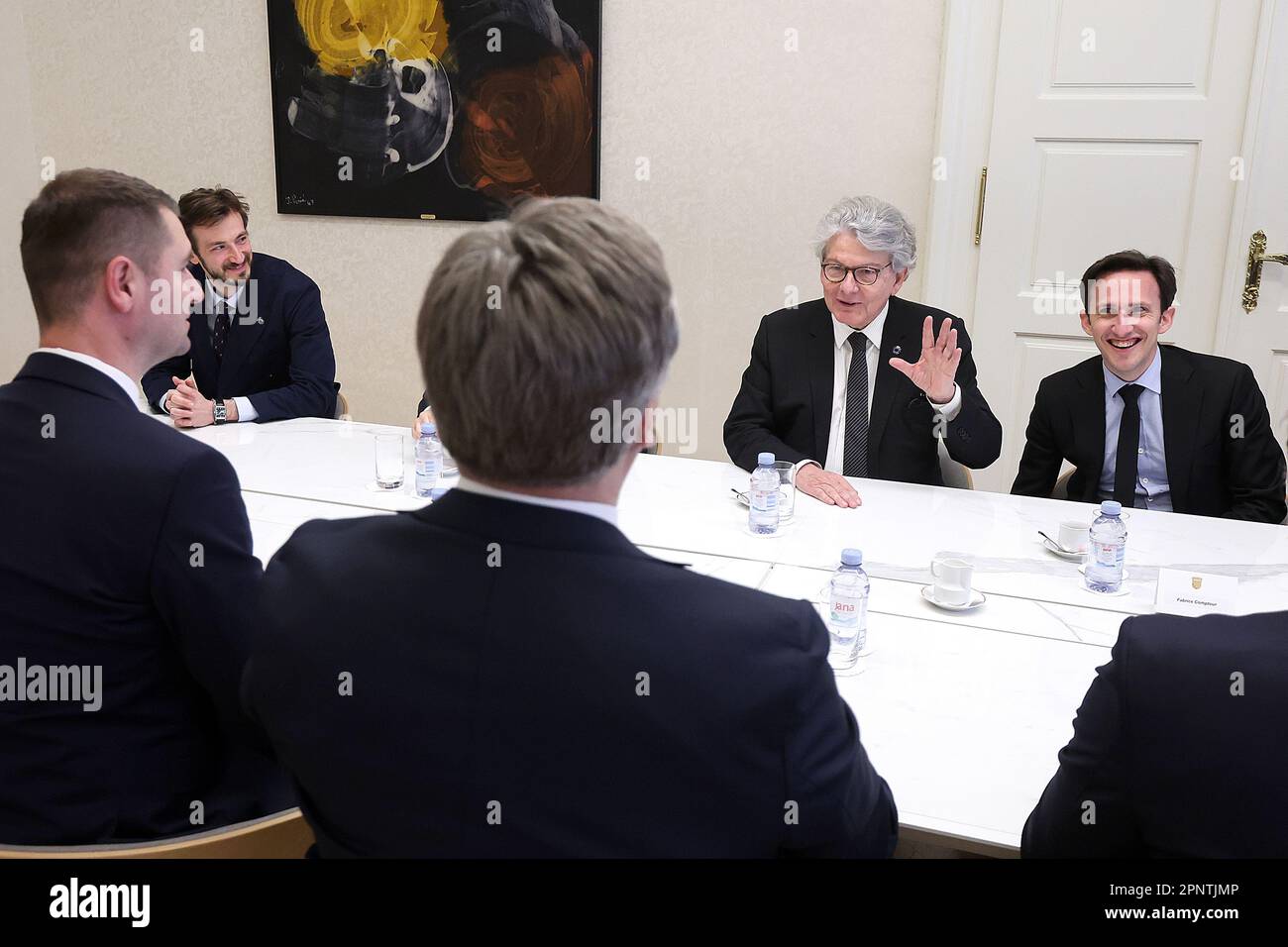 Zagreb, Croatie. 20th avril 2023. Le Premier ministre croate Andrej Plenkovic a tenu une réunion à Banski dvori avec Thierry Breton, commissaire européen au marché intérieur, à Zagreb, en Croatie, sur le 20 avril 2023. Ils ont discuté des derniers indicateurs économiques pour la Croatie, des conséquences de l'agression russe contre l'Ukraine sur l'approvisionnement énergétique européen, de la perspective du marché unique de l'UE et de la compétitivité européenne, ainsi que du renforcement de l'industrie européenne de défense, a annoncé le gouvernement. Photo: Goran Stanzl/PIXSELL crédit: Pixsell/Alay Live News Banque D'Images