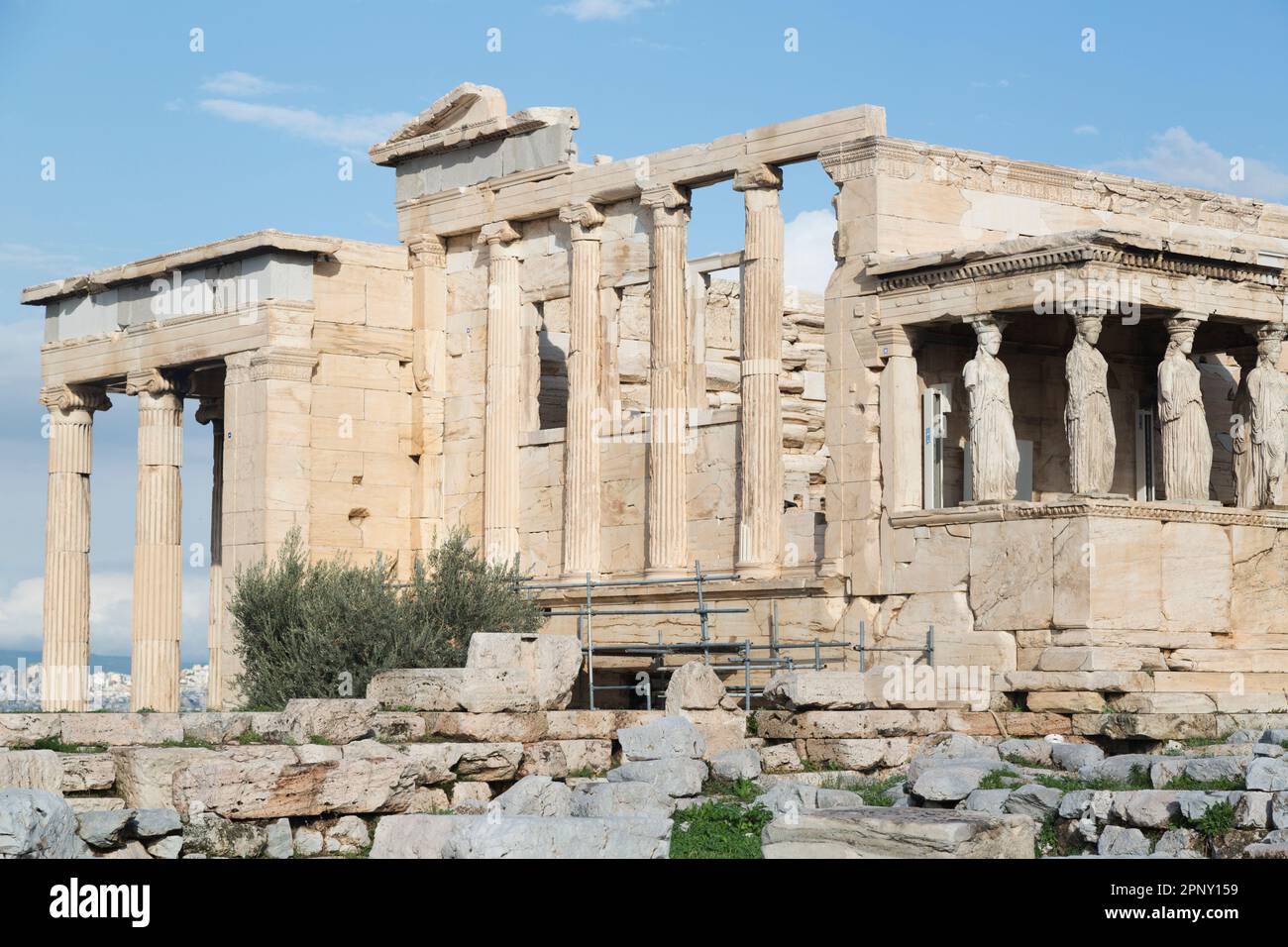 Grèce, Athènes, le temple d'Erechtheion sur le côté nord de l'Acropole. Banque D'Images