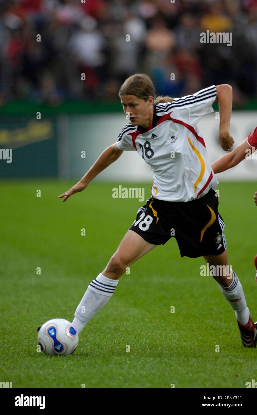 Kerstin Garetrekes, Aktion Fußball EM Qualificationsspiel Deutschland - Schweiz 7:0, 22.8.2007 in Koblenz, Fußball Frauen Nationalmannschaft Banque D'Images