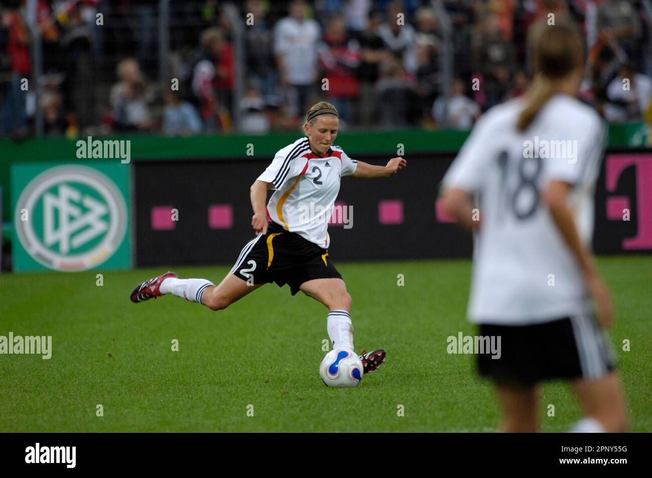 Kerstin Stegemann Aktion, Fußball EM Qualificationsspiel Deutschland - Schweiz 7:0, 22.8.2007 in Koblenz, Fußball Frauen Nationalmannschaft Banque D'Images