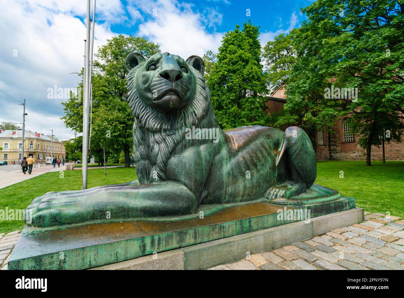 La sculpture du lion par St. Église de Sofia, Sofia, Bulgarie Banque D'Images