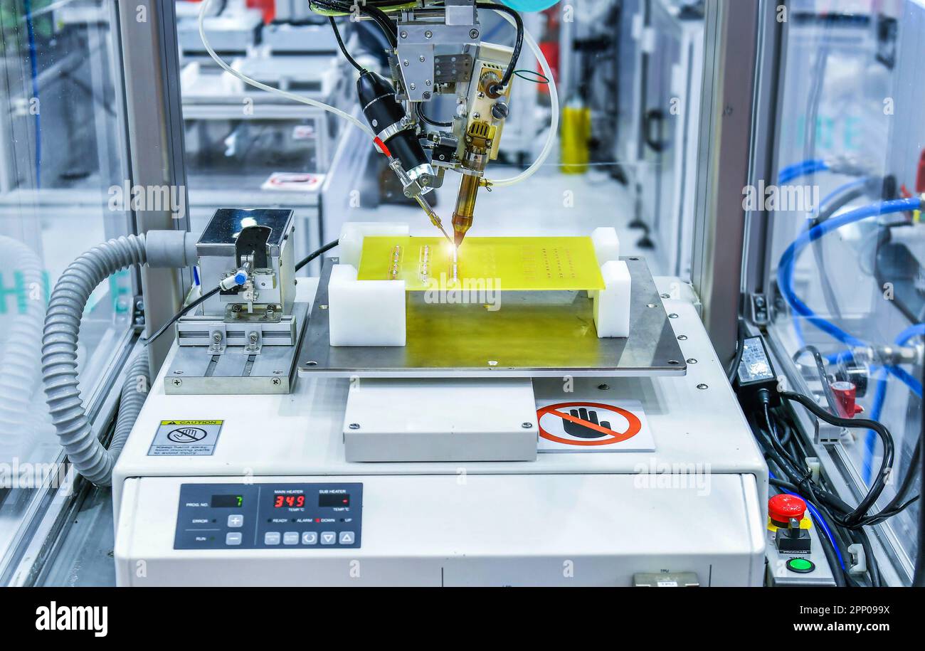 Troisième Main Magnétique Pour Soudage - Support PCB Rotatif 360° Avec Pinces Crocodiles - Base Aluminium