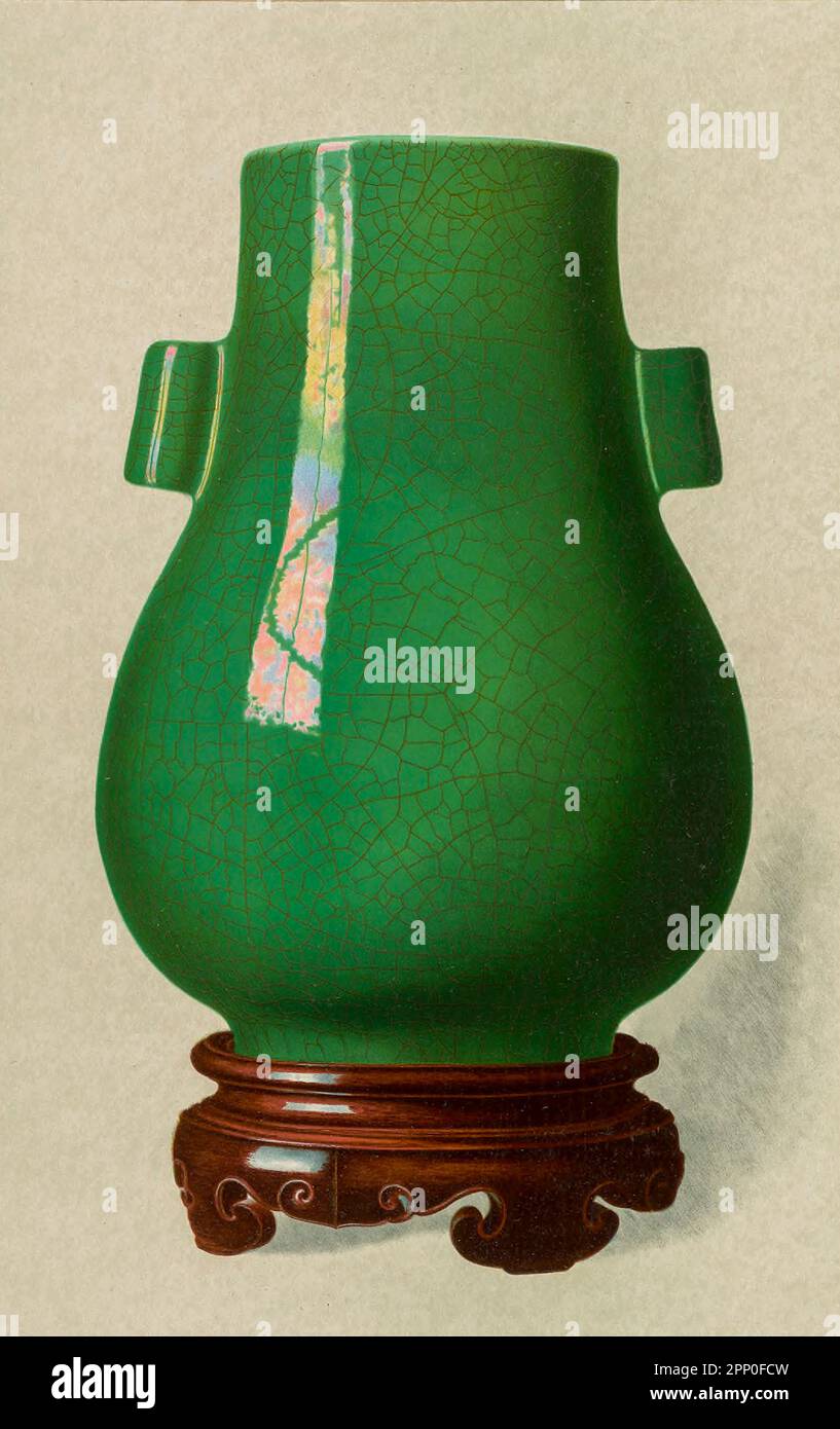 Vase craquelé vert émeraude irisé (Tsun) inspiré d'une forme en bronze archaïque, avec corps bombement, rebord droit et deux poignées tubulaires du livre ' LA COLLECTION D'ART CÉRAMIQUE ORIENTALE DE William Thompson Walters ' publié en 1897 Banque D'Images