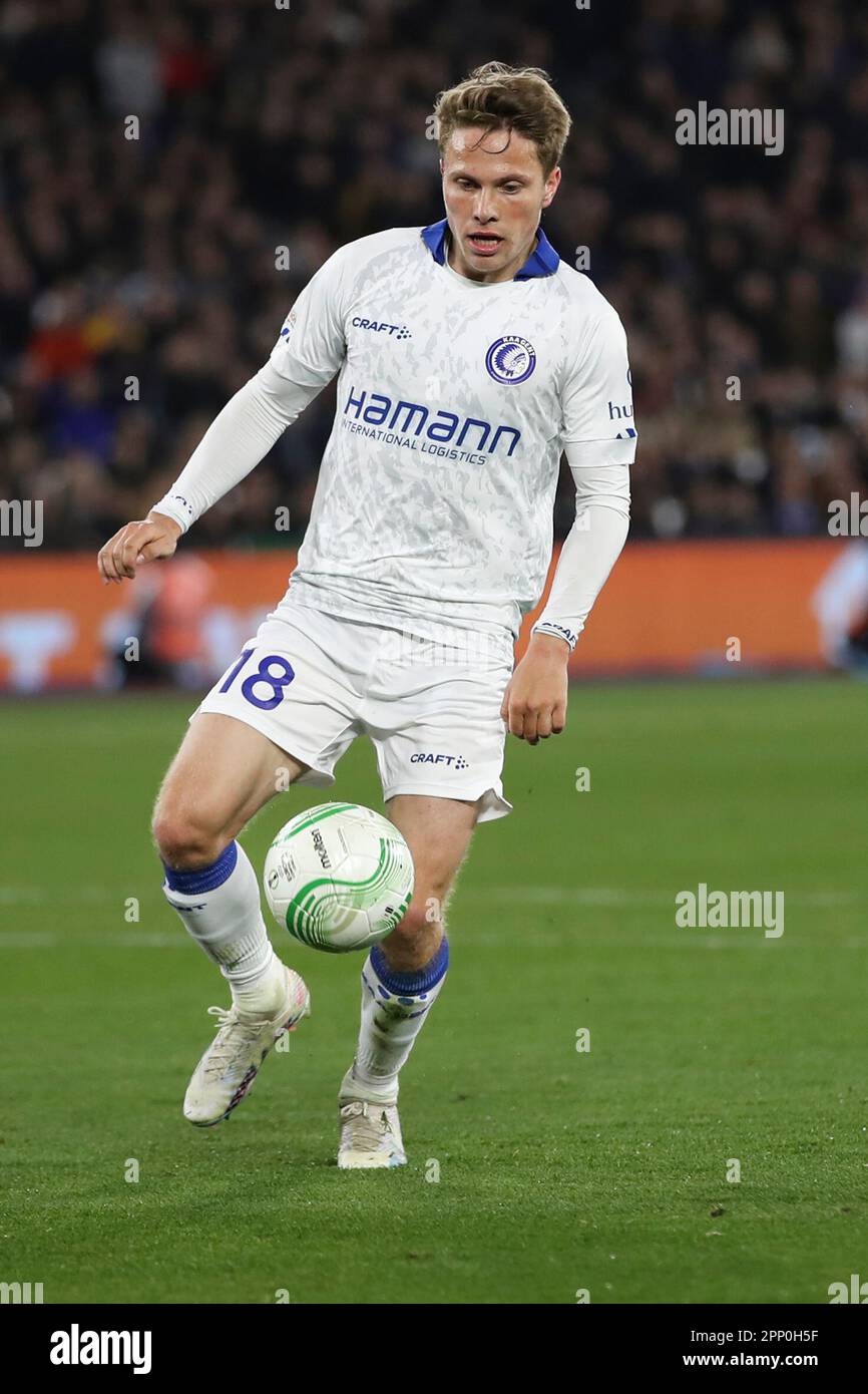 Stratford, Londres, Royaume-Uni. 20th avril 2023. Matisse Samoise de KAA Gent sur le ballon lors du match final du quart de Ligue de la Conférence Europa de l'UEFA entre West Ham United et KAA Genk au stade de Londres, Stratford, le jeudi 20th avril 2023. (Photo : Tom West | MI News) Credit: MI News & Sport /Alay Live News Banque D'Images